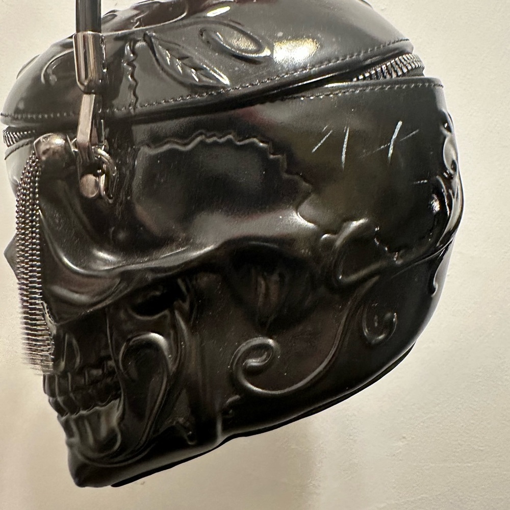 Black Skull Design rhinestone Bag - Picture 5 of 9
